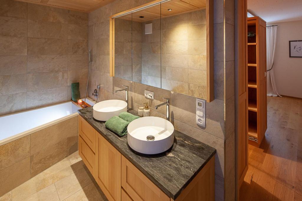 Ferienwohnung Smart Living Damuels Bagian luar foto